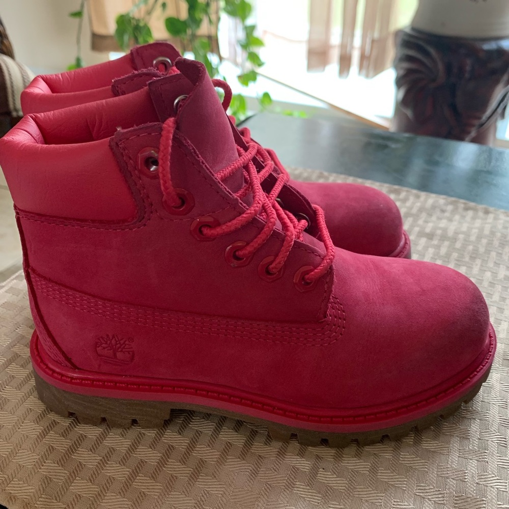 Pink timberlands size 11c